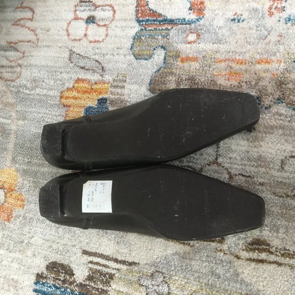 Stuart Weitzman - Picture 2 of 2